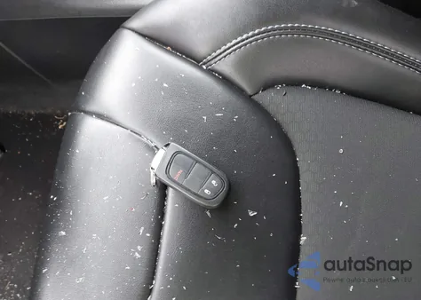 2019 Jeep Cherokee Latitude Plus Fwd из США, поврежденный, VIN 1C4PJLLBXKD290219